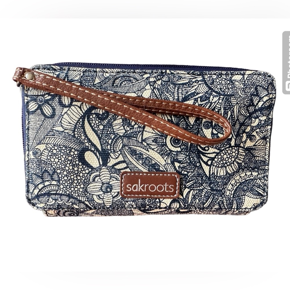 Sakroots blue & white wristlet. Crossbody strap included.
